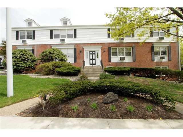 20 Bon Aire Cir unit 605, Suffern, NY 10901 - photo 1