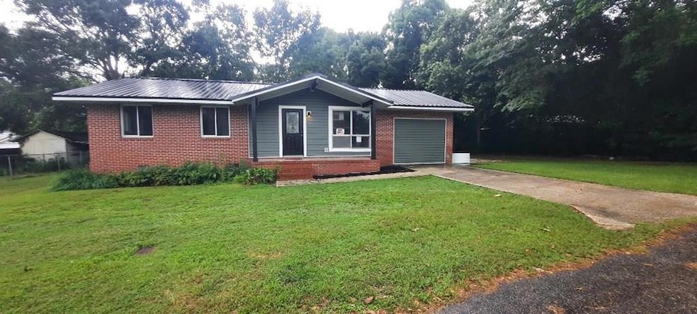 199 Carroll St NE, Pelham, GA 31779 - photo 1