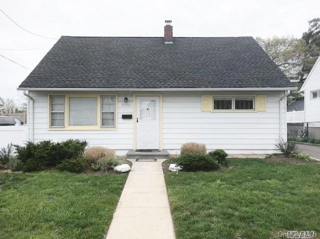 2392 Newbridge Rd, Bellmore, NY 11710 - photo 1