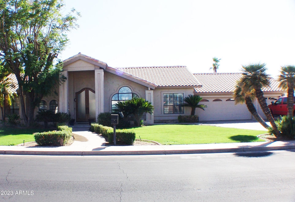 FRONT VIEW OF PROPERTY 3 DSC07001