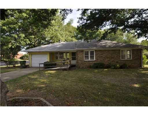 1249 W Cypress St, Rogers, AR 72756 - photo 1