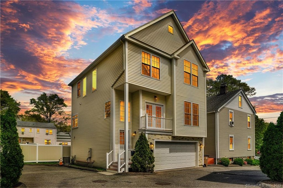 189 Seaside Ave unit 3, Stamford, CT 06902 - photo 1