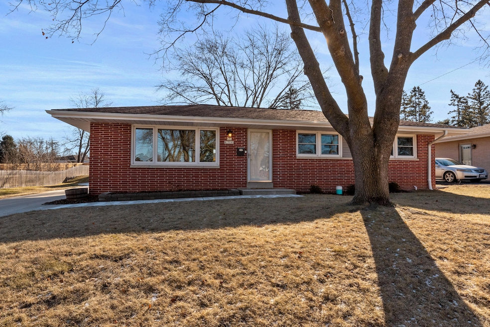 N84W15049 James Ave-27