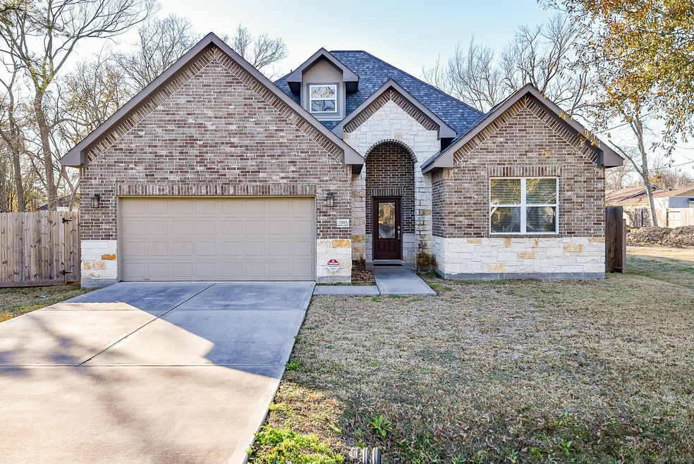 7203 Hoffman St, Houston, TX 77028 - photo 1