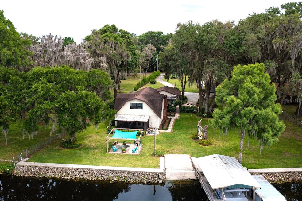 Beautiful lakefront property