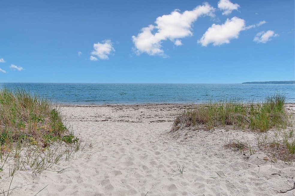 16 Winnatuxett Beach Rd, Mattapoisett, MA 02739 - photo 1