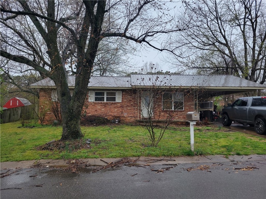 206 Kennan St, Prairie Grove, AR 72753 - photo 1