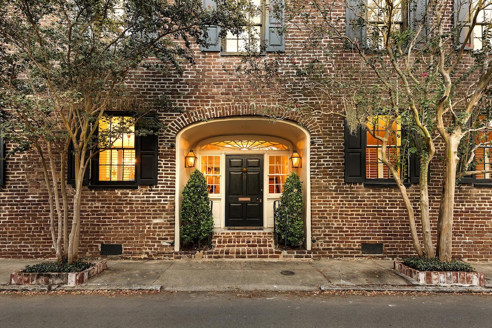 70 King St Charleston SC 29401-003-027-K