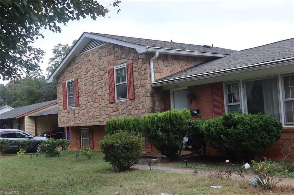3210 Cumberland Rd, Winston Salem, NC 27105 - photo 1