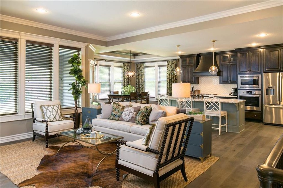 1216 SW Pebble Ln, Lees Summit, MO 64082 - photo 1