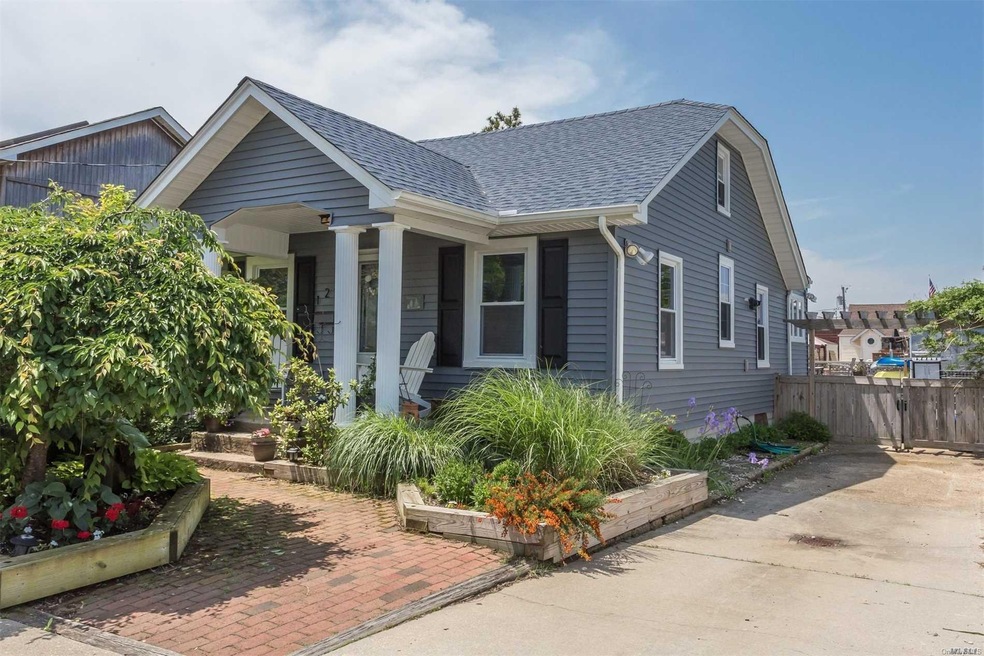 122 Gordon Place, Freeport, NY 11520 - photo 1