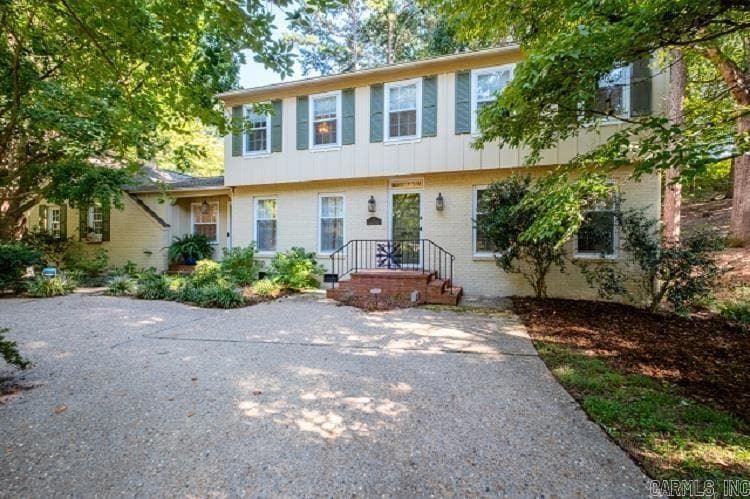 For Sale $699,900 • Co-Listing Agent