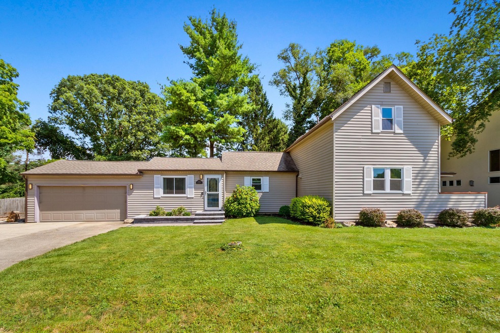 5048 Postlewaite Road-5.jpg-FULL