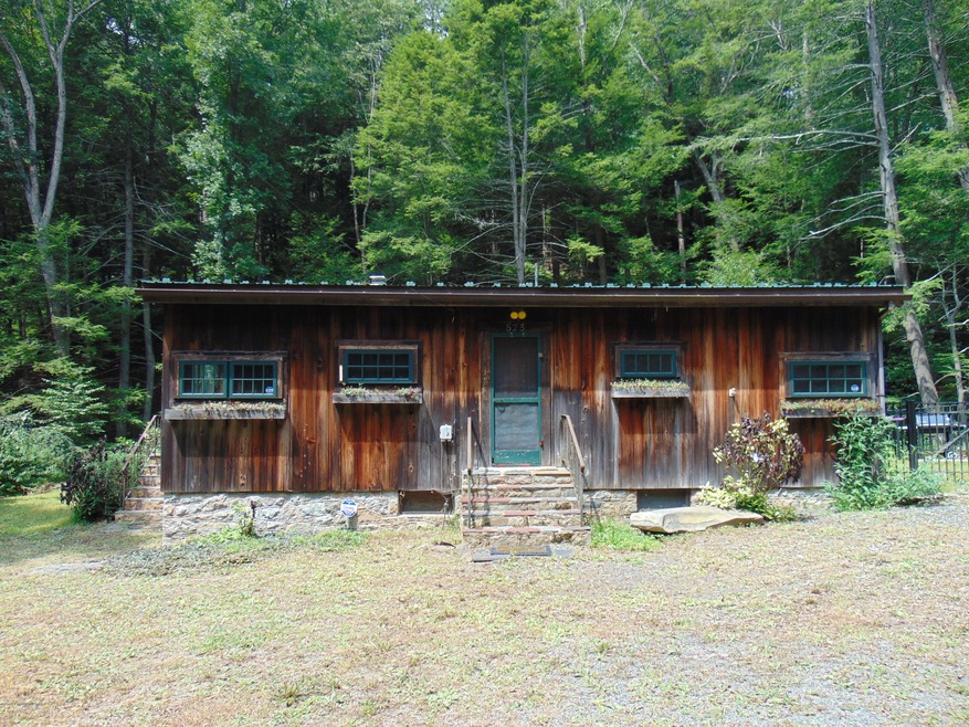 525 Fiddletown Rd, Kunkletown, PA 18058 - photo 1