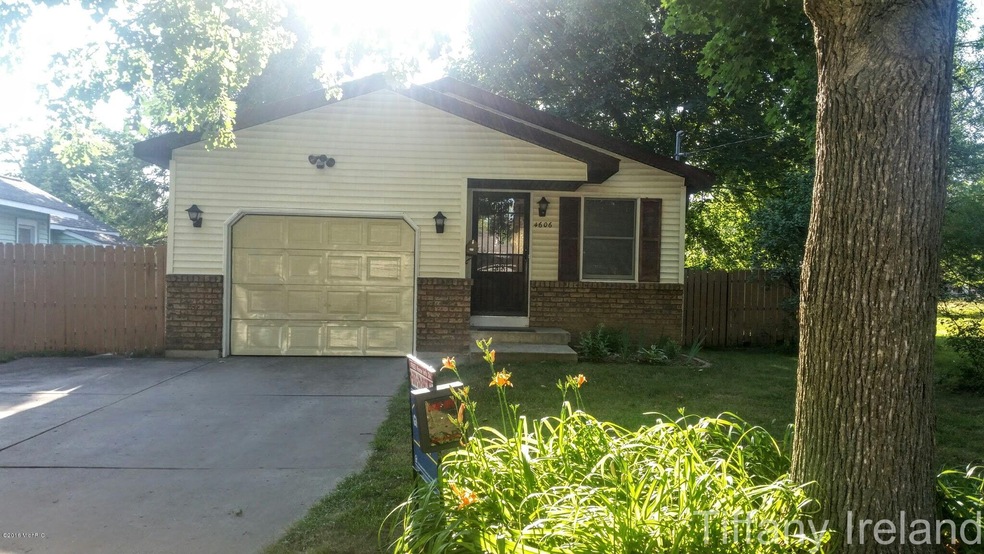 NEW Front-Fence