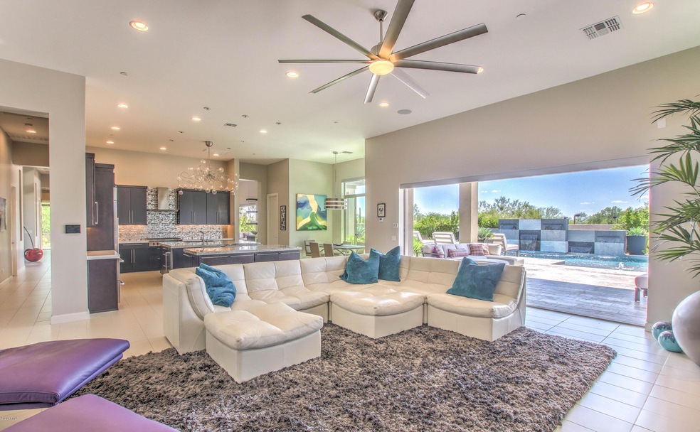 Luxurious living w/ disappearing wall