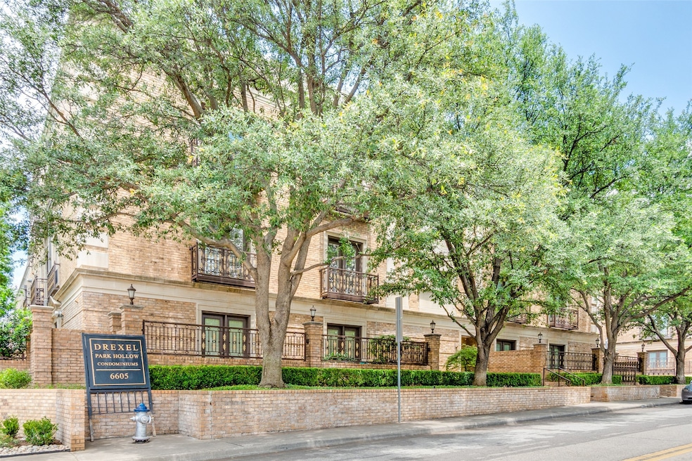 View of property Northeast corner Thackery and Bandera
