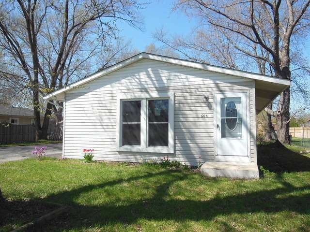 608 Topeka Dr, Carpentersville, IL 60110 - photo 1