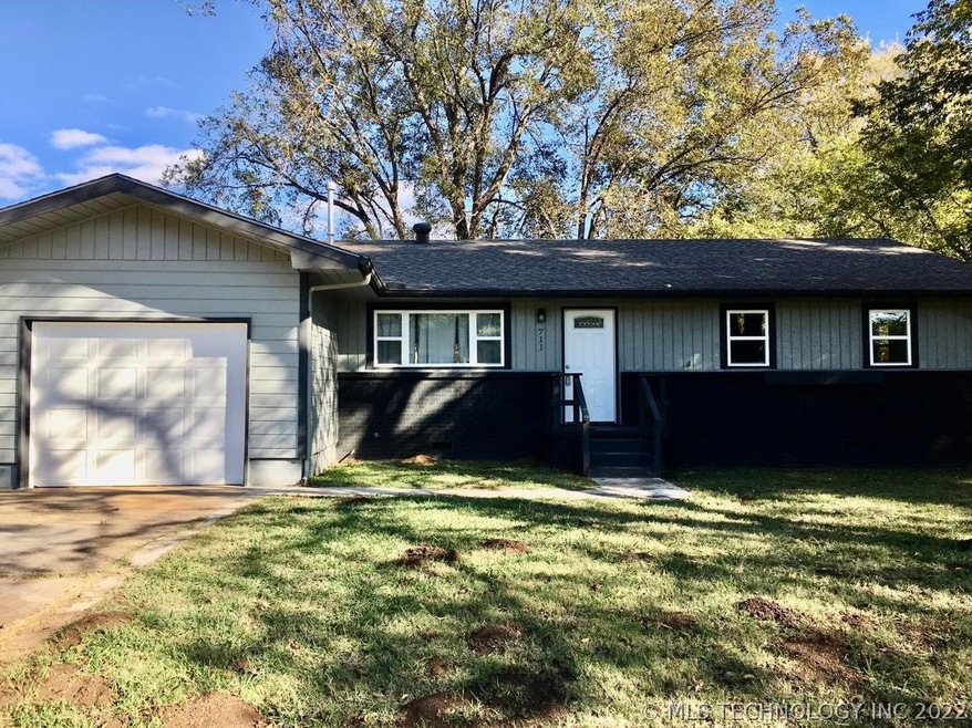711 N Division St, Cleveland, OK 74020 - photo 1