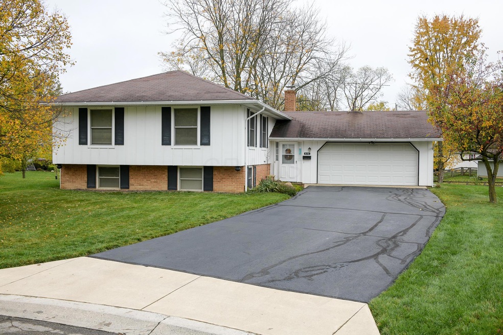 826 Pinehurst Ct, Marysville, OH 43040 - photo 1