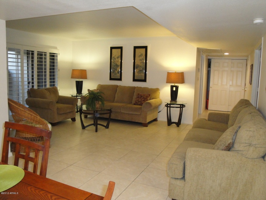 Living/Dining Room w/ Recessed Ceiling