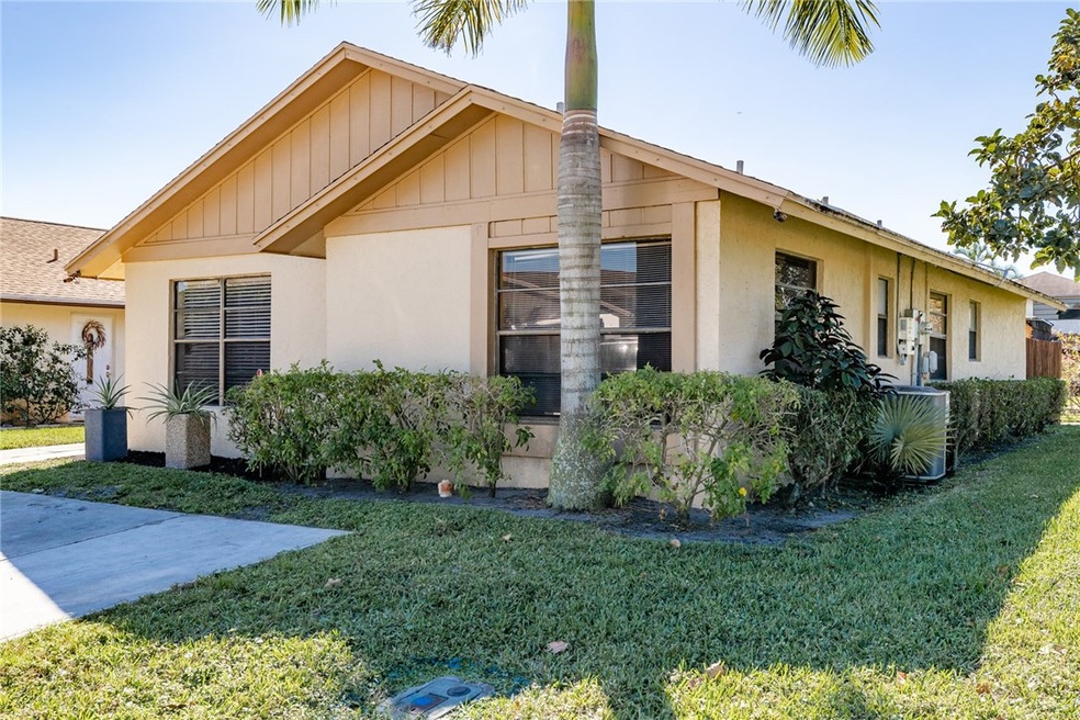 5360 Mendoza St unit two, West Palm Beach, FL 33415 - photo 1