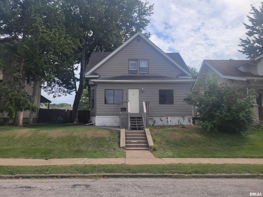 1817 W 17th St, Davenport, IA 52804 - photo 1