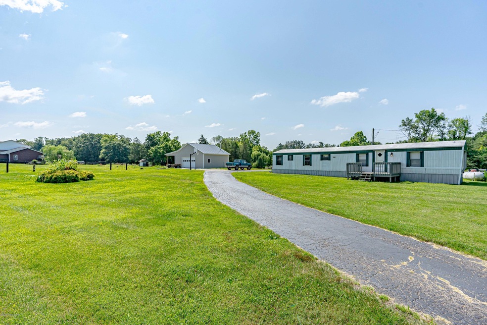 662 Ellis Cook Rd, Mount Washington, KY 40047 - photo 1