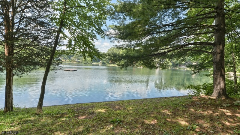 9 Birch Rd, Bloomingdale, NJ 07403 - photo 1