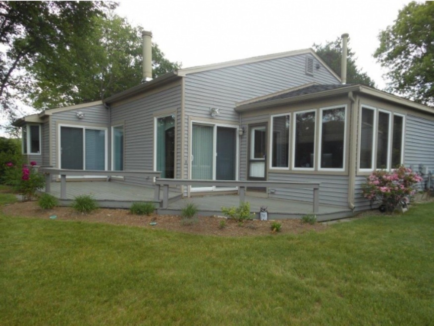 62 Walden Pond Dr, Nashua, NH 03064 - photo 1