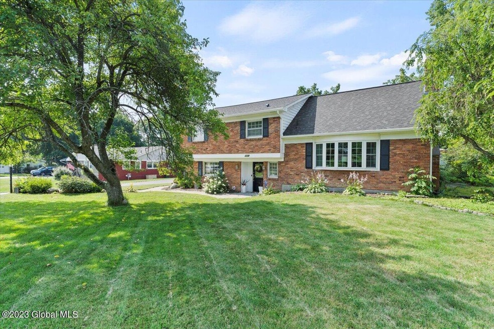 1007 Cherokee Rd, Schenectady, NY 12302 - photo 1