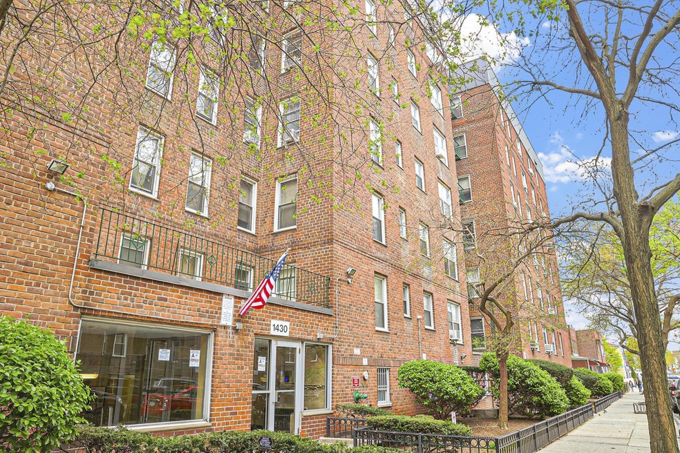 Archer Coop unit 3G, Bronx, NY 10460 - photo 1