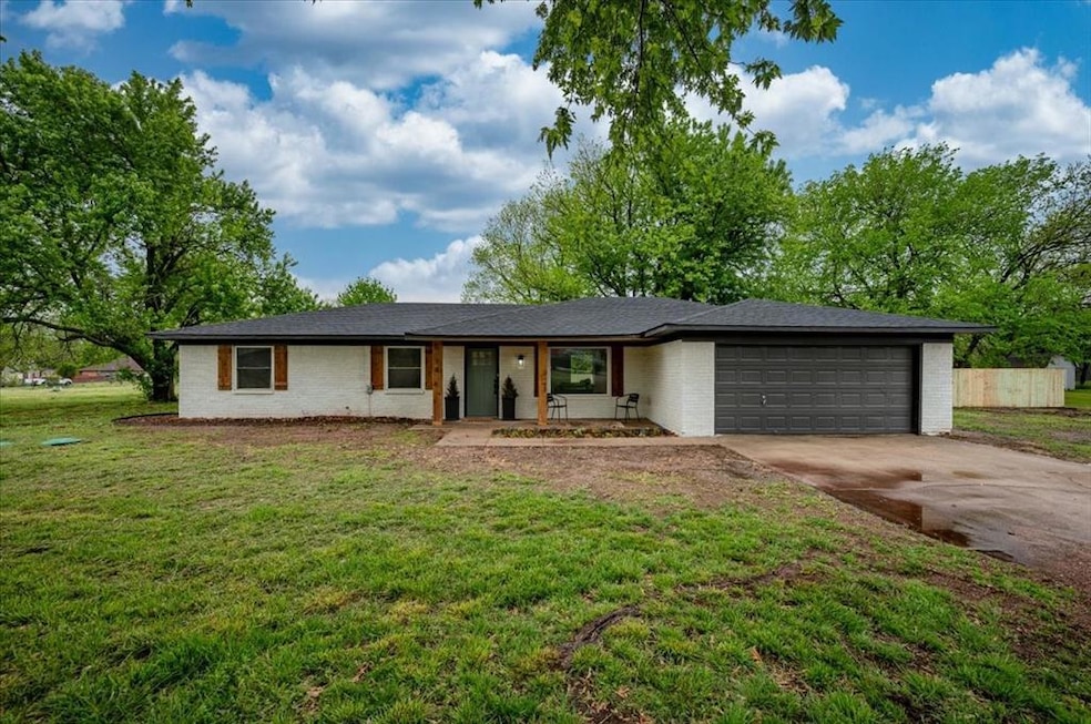 16 Brookridge, Shawnee, OK 74804 - photo 1