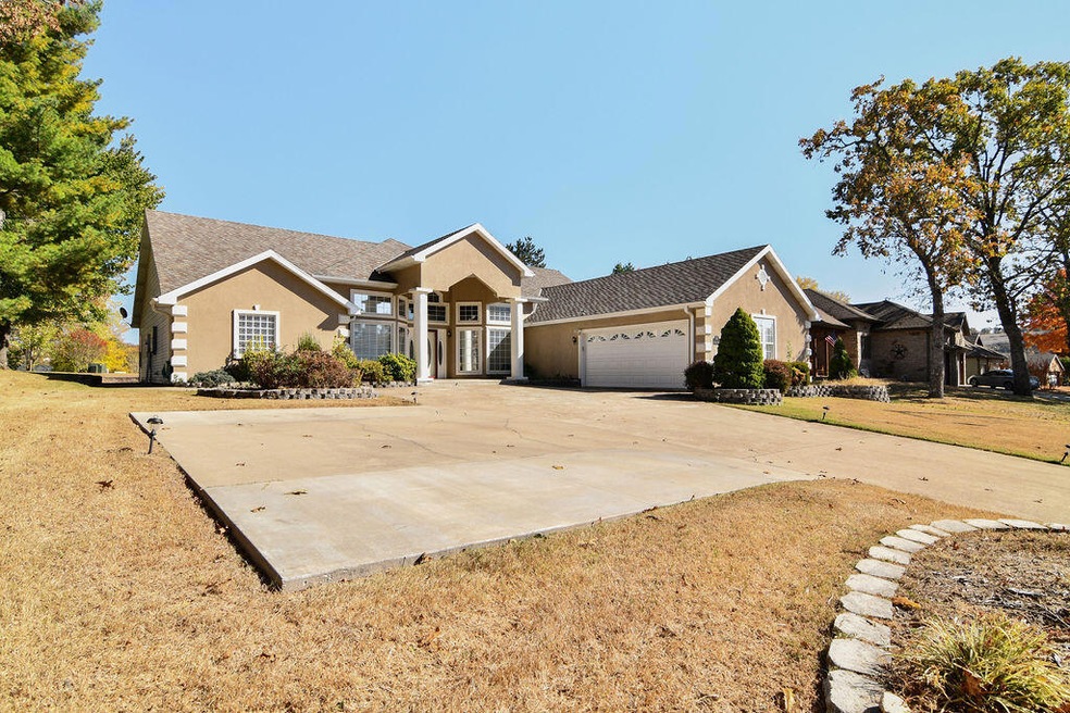 1818 Pointe Royale Dr