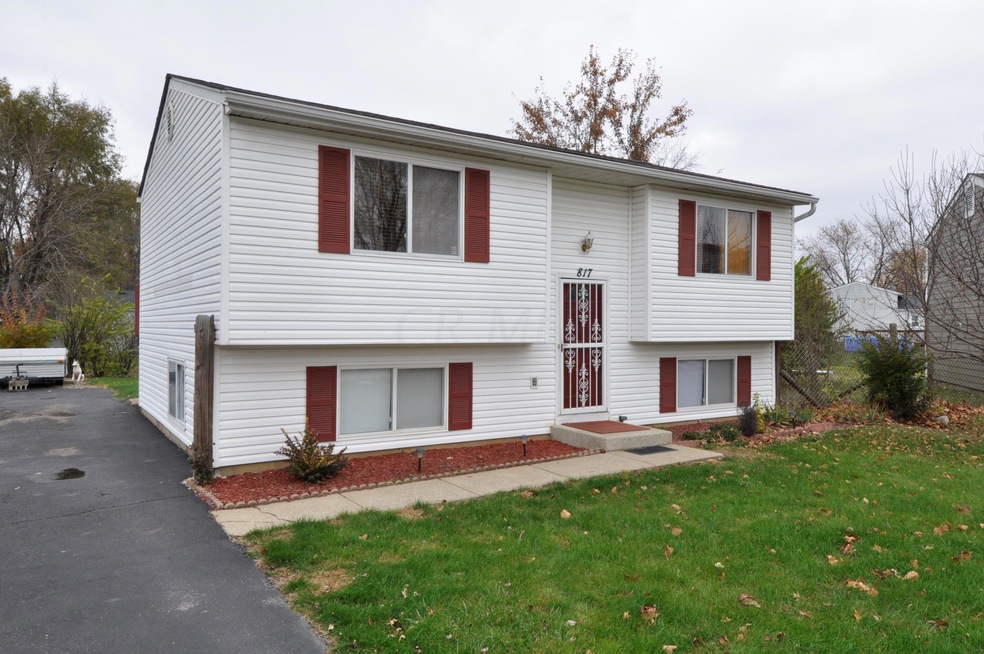 817 Ginger Willow Ct, Columbus, OH 43228 - photo 1