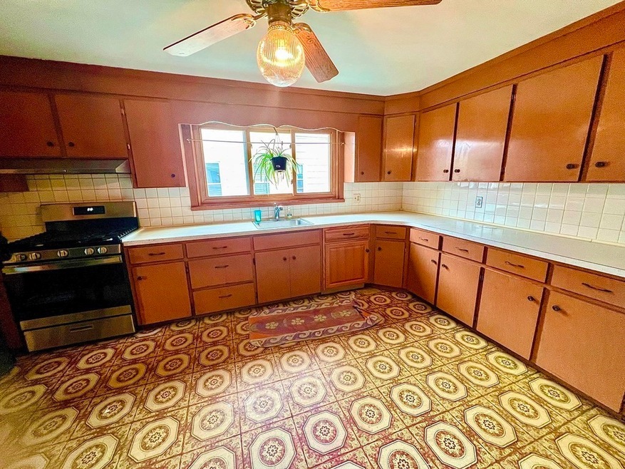 61 Tufts St unit 2, Somerville, MA 02145 - photo 1