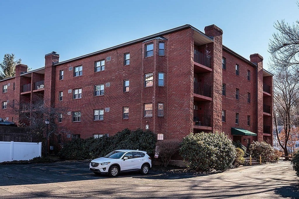 Totten Pond Village unit 38C, Waltham, MA 02451 - photo 1