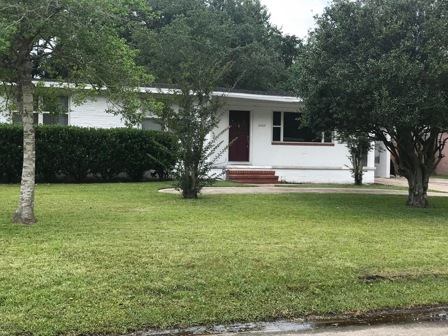 6323 Solandra Dr, Jacksonville, FL 32210 - photo 1