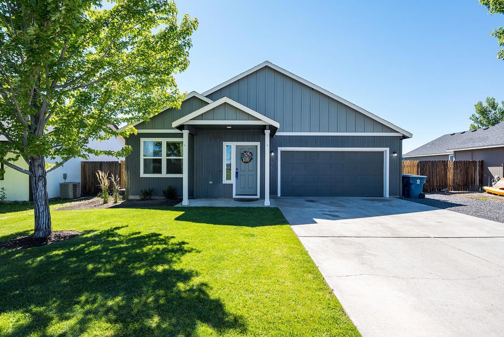 2473 NE 5Th St, Redmond, OR 97756