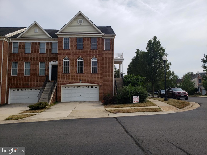 42901 Olander Square, Chantilly, VA 20152 - photo 1