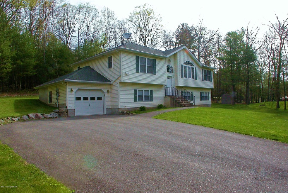 1200 Sherwood Forest Rd, Stroudsburg, PA 18360 - photo 1