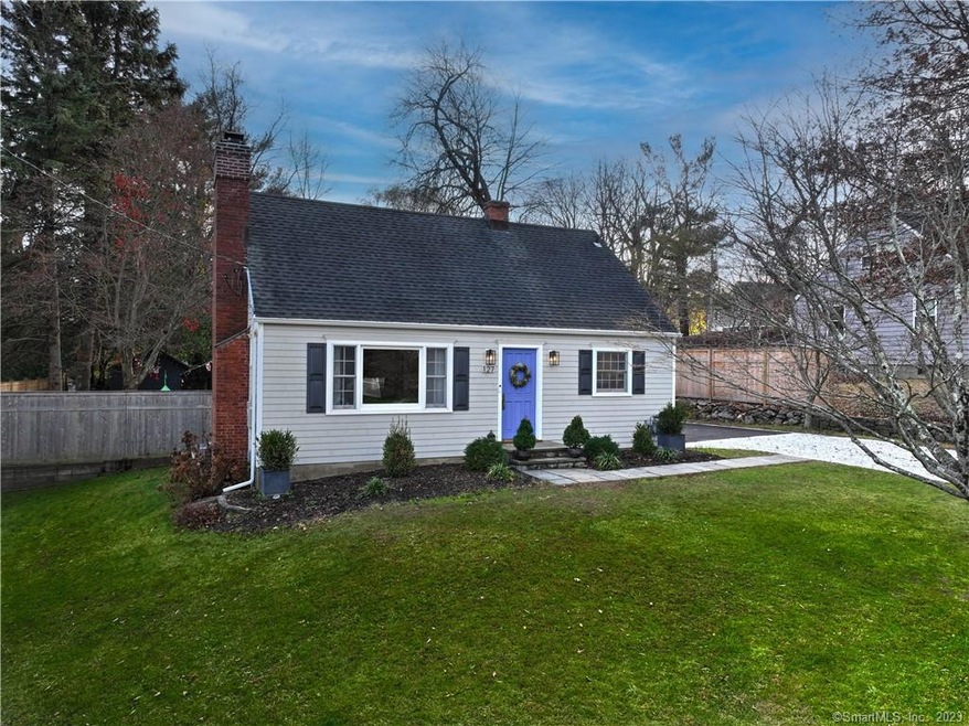 127 Gorham Rd, Fairfield, CT 06824 - photo 1