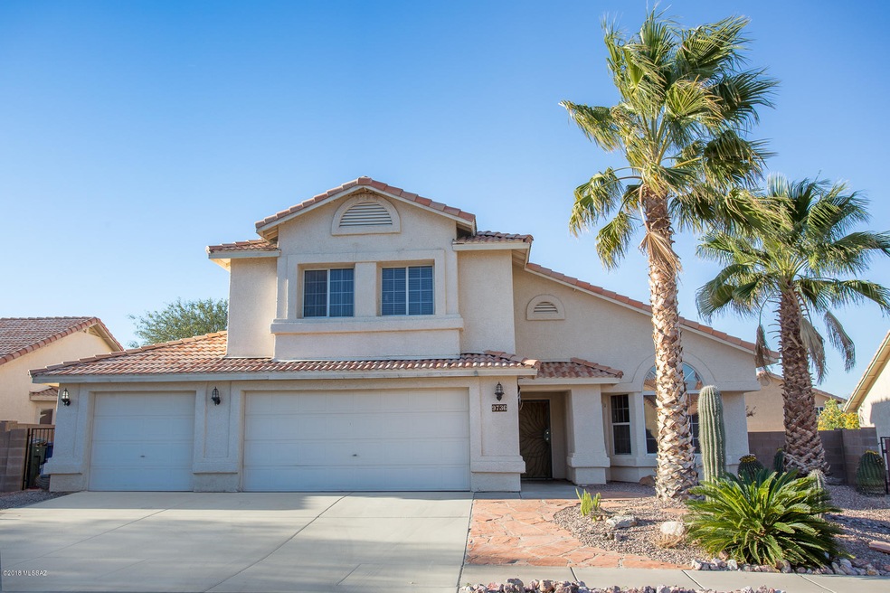 9736 Front yard