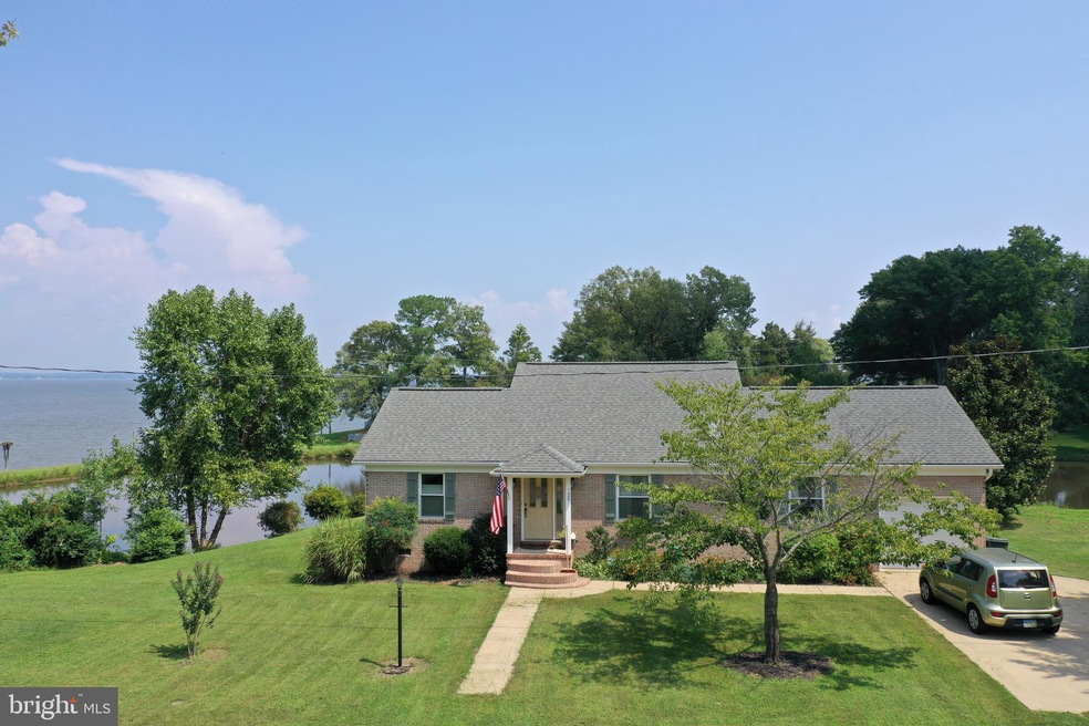 125 Riverview Cir, Colonial Beach, VA 22443 - photo 1