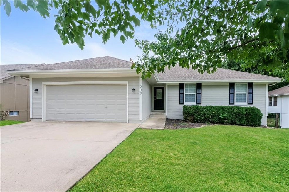 508 S Huntsman Blvd, Raymore, MO 64083 - photo 1