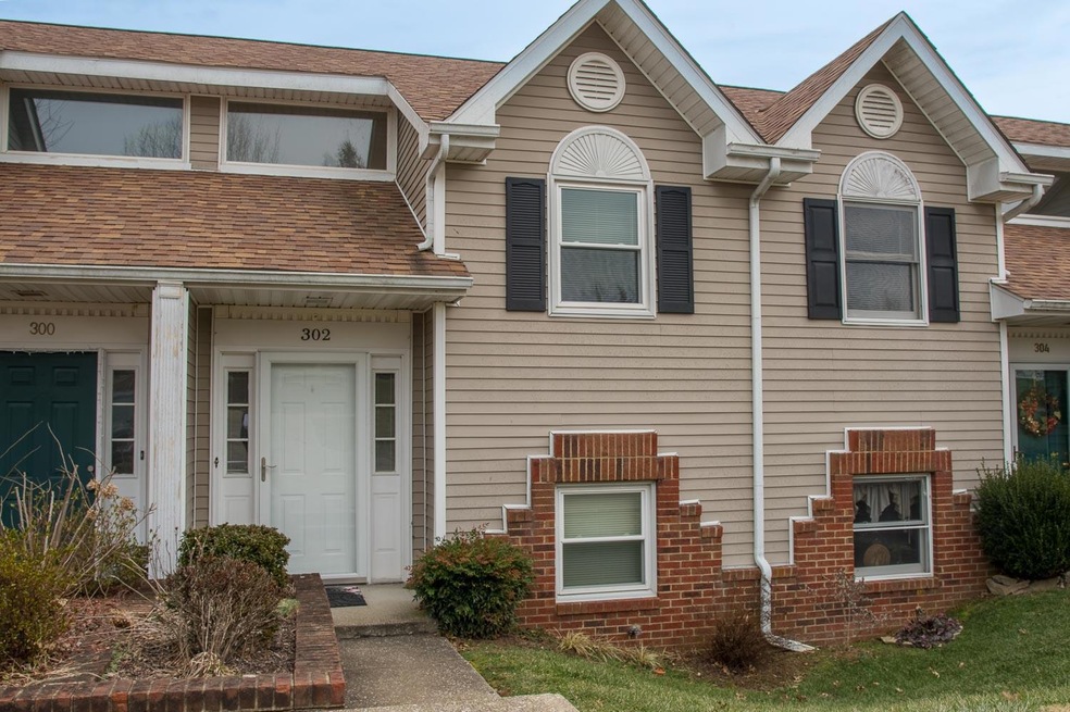 302 Village Dr, Frankfort, KY 40601 - photo 1