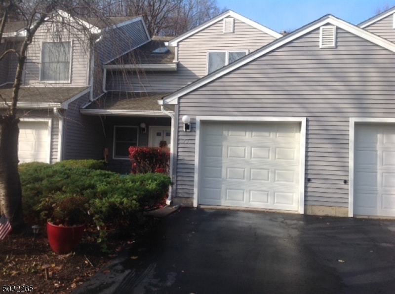 73 Meadow Pond Rd, Hamburg, NJ 07419 - photo 1