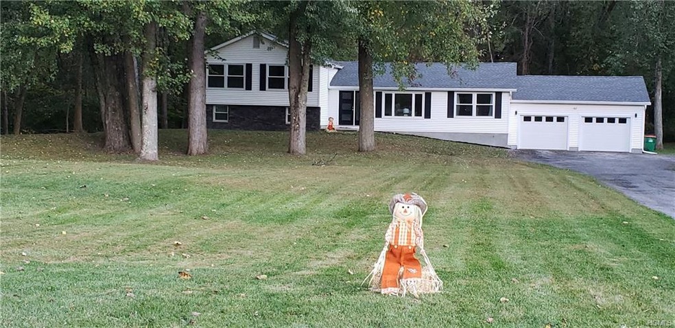 26 Pinebrook Loop, Hopewell Junction, NY 12533 - photo 1