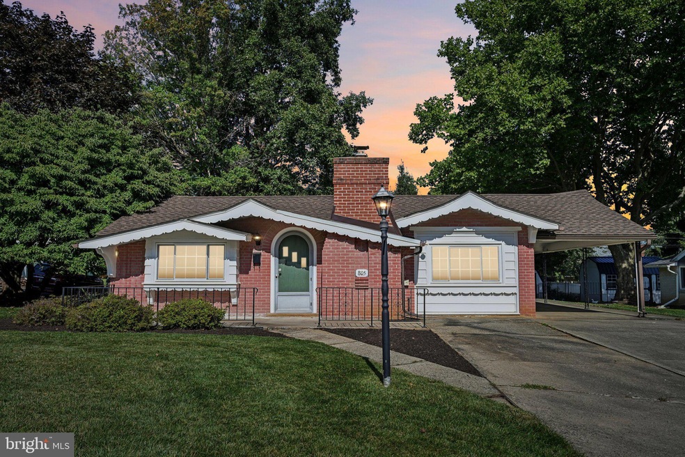 805 Glenwood St, Emmaus, PA 18049 - photo 1