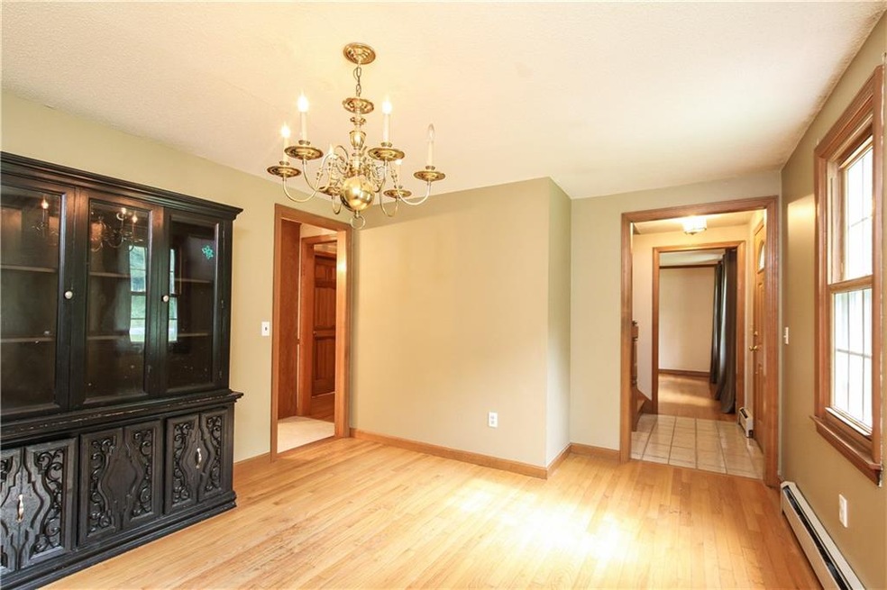 2 Gonch Farm Road, Ledyard CT 06339; Dining room l